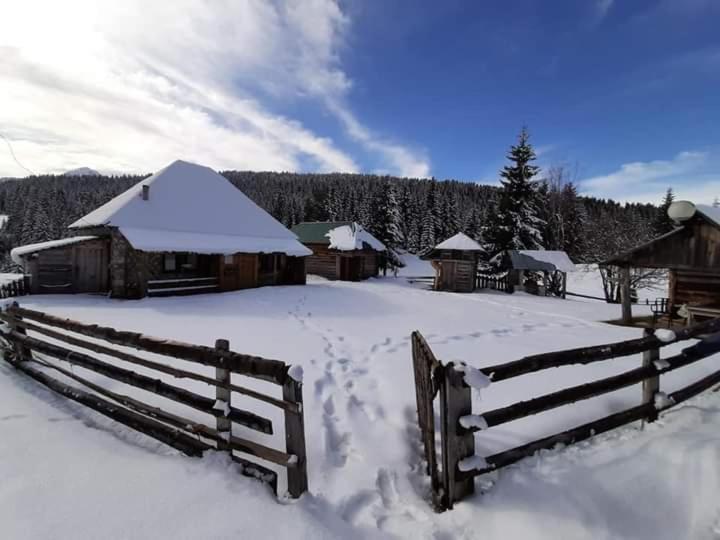 Isov Ranch Villa พลาฟ ภายนอก รูปภาพ